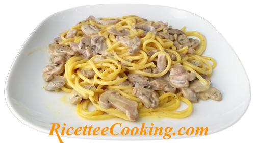 Tonnarelli con crema allo zafferano e funghi